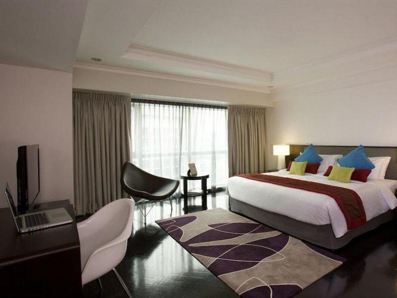 Fraser Place Manila Makati City Exterior photo